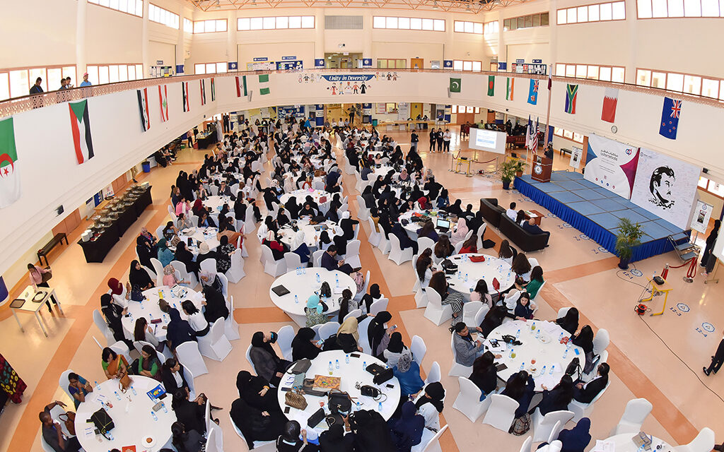 مناظرات قطر ينظم الدوري الأول لمناظرات الجامعات والمدارس باللغة الإنجليزية