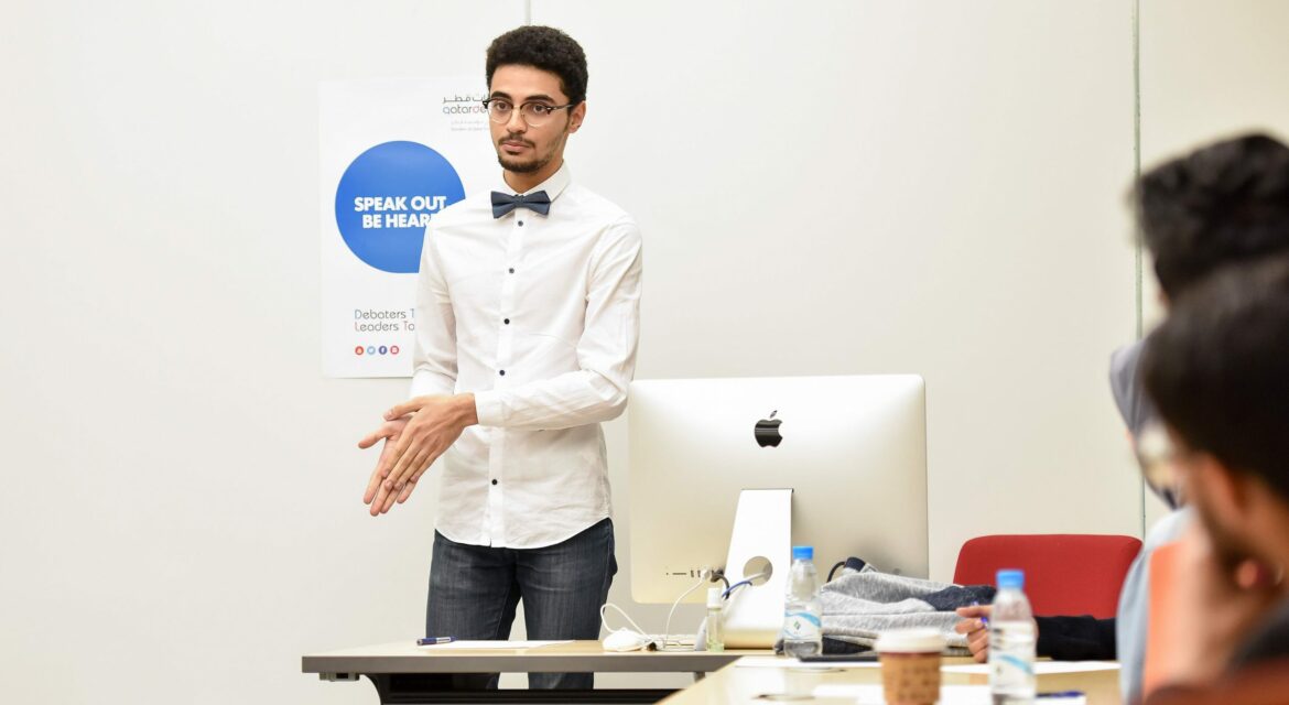 الدوري الثالث لمناظرات الجامعات باللغة الإنجليزية