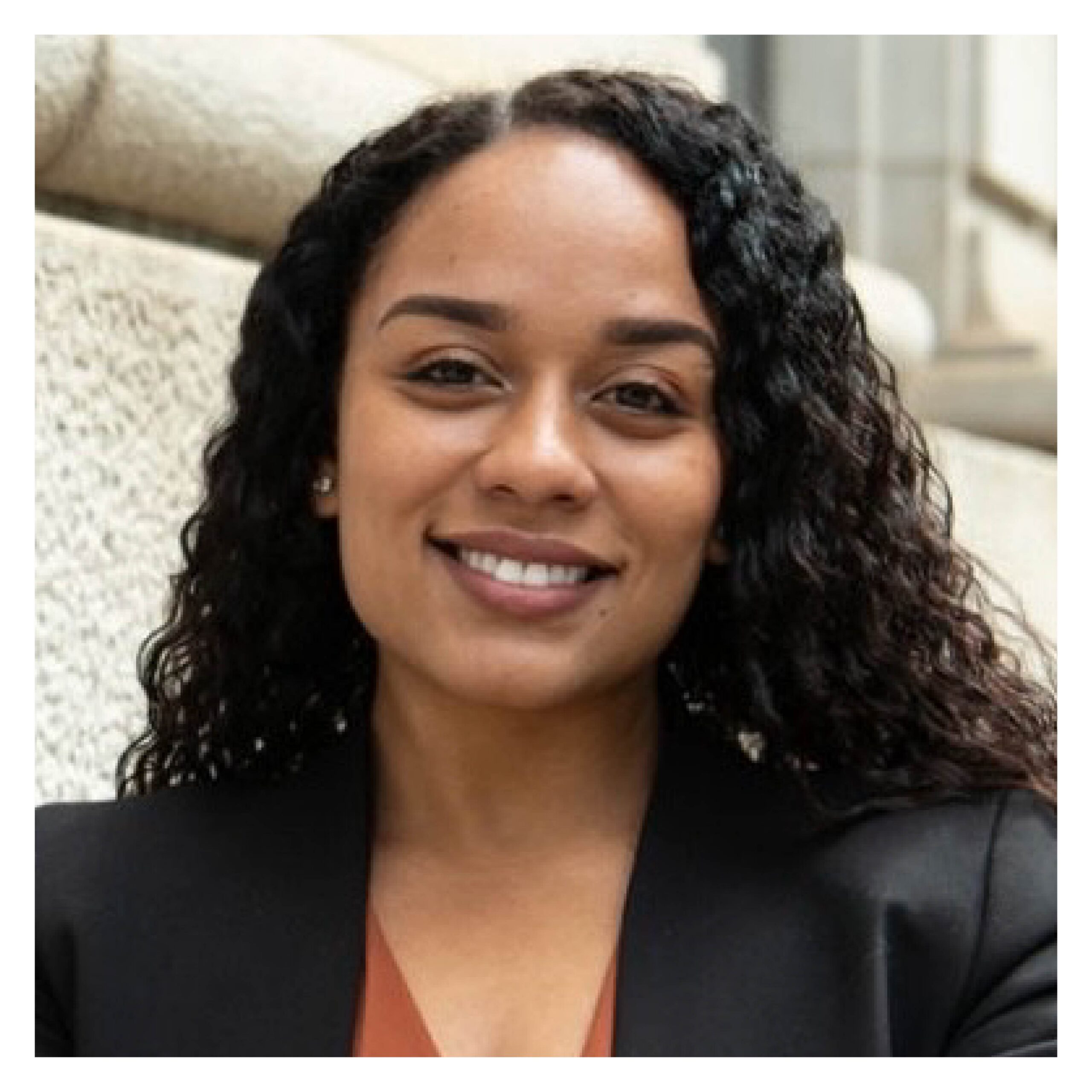 سعاد عبد العزيز